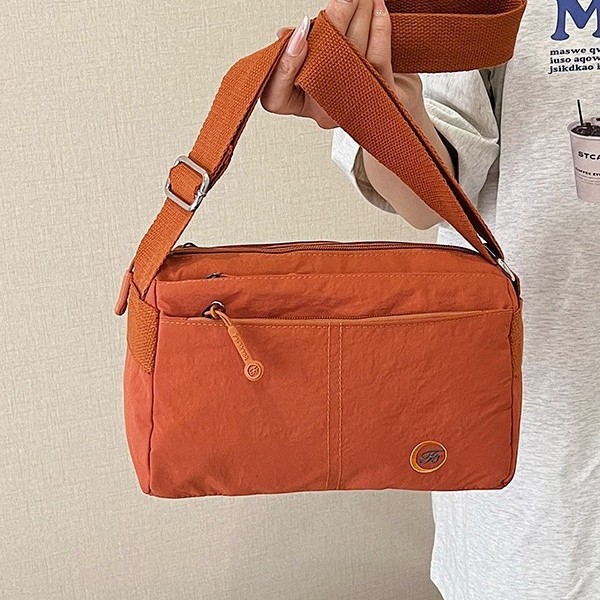 Waterproof nylon fabric bag, large capacity small square bag, crossbody bag, new versatile, casual, light and sporty style single-shoulder bag, trendy Application Scenario