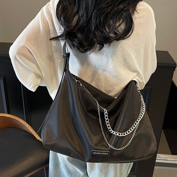 New women's tote handbag 2025, trendy, high-end and high-quality, a niche French thick chain underarm crossbody bag details Picture