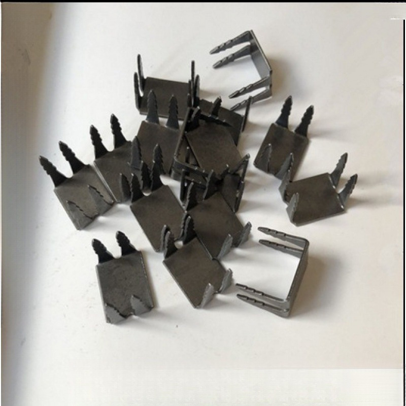 Within 24 hours, we will confidentially ship the iron tribulus four-cornered nails, large-headed round nails, triangular thorn nails, and three-clawed shoe repair nails Specification drawing