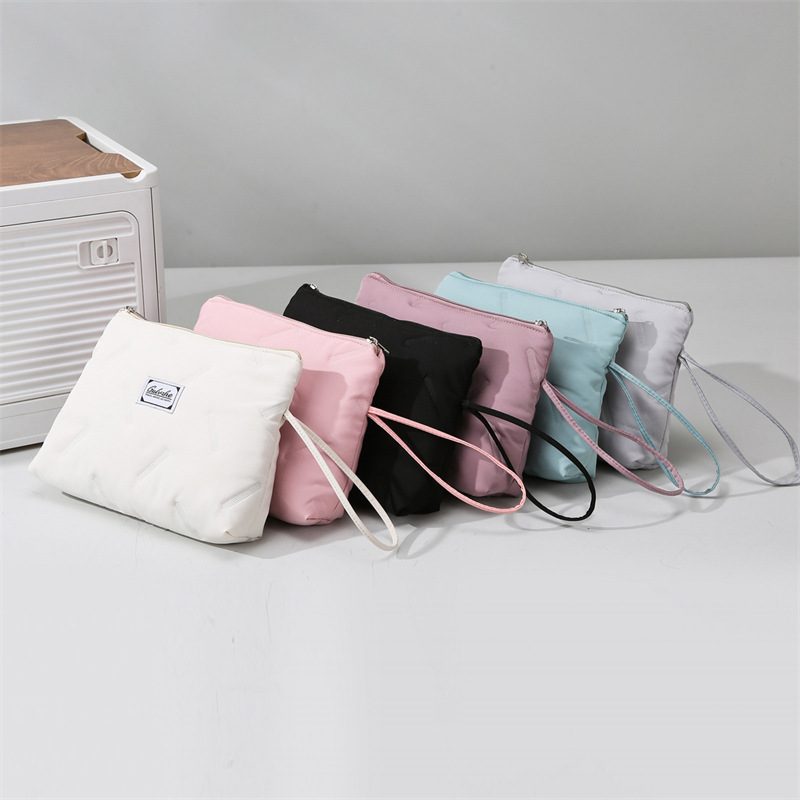 This multi-functional large-capacity luggage bag can be used to carry suitcases, short-distance hand-held travel bags, and waterproof storage bags for business trips and travels Specification drawing