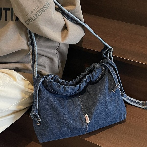 Hong Kong-style denim bag for women, large capacity, retro and versatile, forest-themed single-shoulder bag, personalized and casual, young student crossbody bag for men Application Scenario