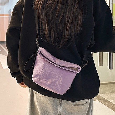 A new summer collection of simple, fashionable and multi-functional crossbody bags for both men and women, casual and lightweight single-shoulder bags, and small outdoor bags full figure