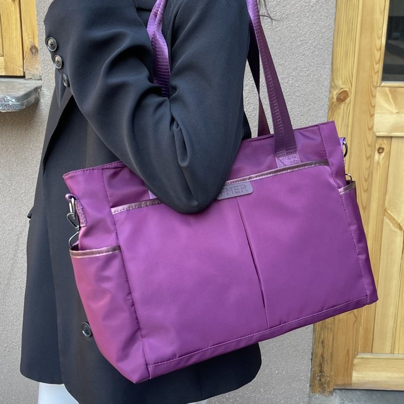 Korean-style fashionable travel bag, fitness bag, versatile dry and wet separation crossbody lightweight commuting bag for girls on Instagram Application Scenario