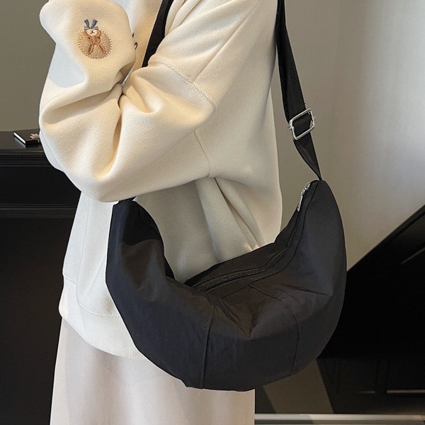 2024 New stylish retro casual large-capacity bag for women, a trendy underarm bag designed for commuting to work Specification drawing