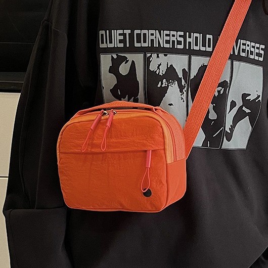 Japanese-style lightweight hand-held small square bag, simple solid color student single-shoulder crossbody bag, sporty and casual chest bag, mobile phone waist bag Specification drawing