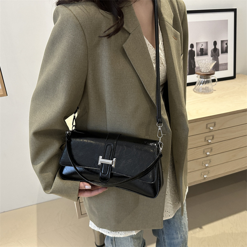 High-end vintage French niche bag 2024 new women's bag, popular commuting single-shoulder underarm bag baguette bag Specification drawing