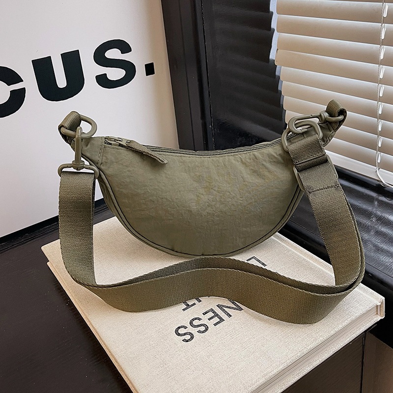 Korean version single-shoulder underarm bag for women 2025 Summer new style nylon fabric dumpling bag ins casual sports crossbody bag Specification drawing