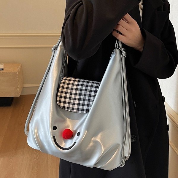 Cross-border cartoon niche women's bags for autumn and winter 2024: backpacks, single-shoulder bags, large-capacity tote bags, crossbody commuter bags full figure