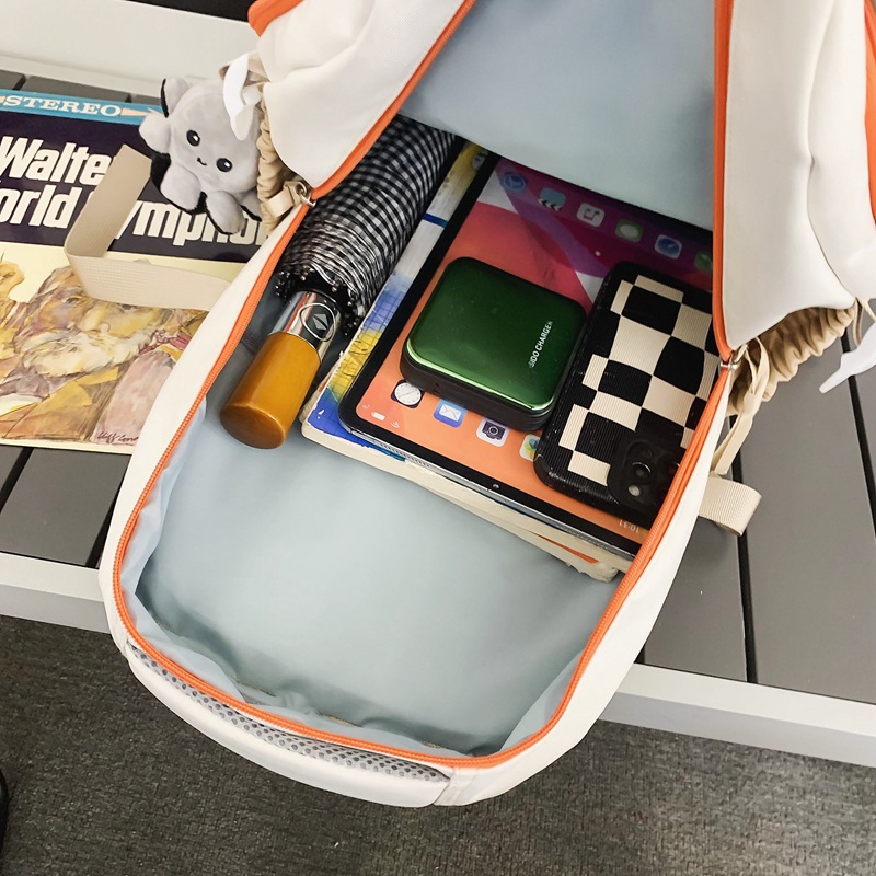 Fashionable Korean-style couple casual backpack, convenient large-capacity color-block travel backpack, storage bag, college student schoolbag Application Scenario