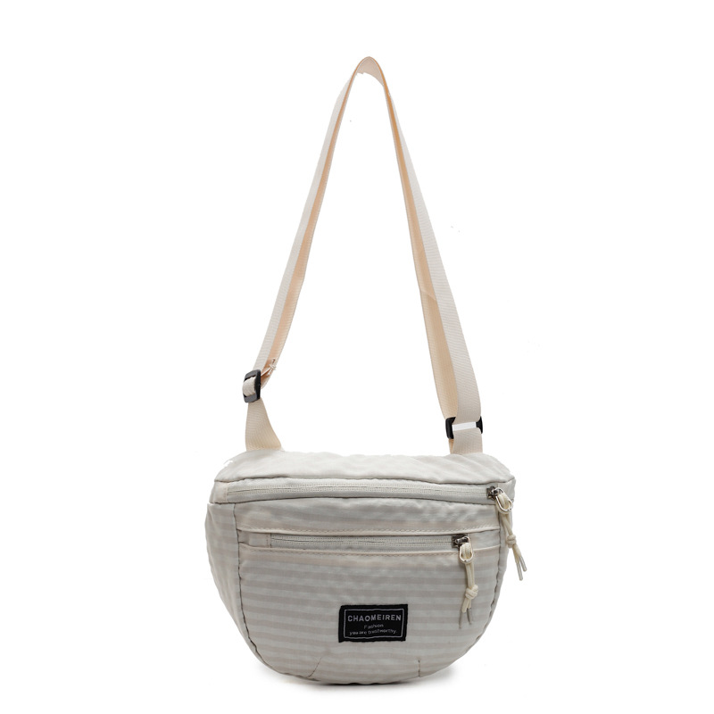 Stylish underarm texture crossbody women's bag 2025 New solid color retro fresh style fashionable design single-shoulder crossbody bag Item Picture