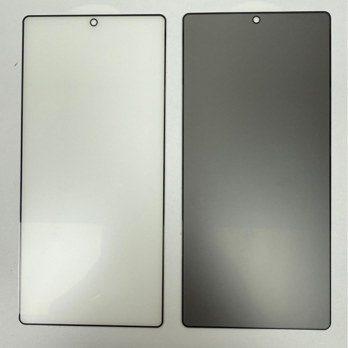 Applicable to Samsung S24Ultra unlock tempered film, S22 anti-peeping 0.18 glass, S23Plus matte phone film Application Scenario