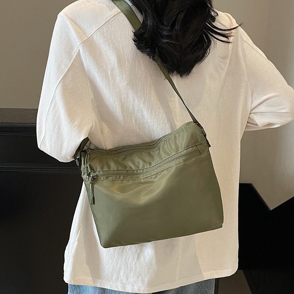 Solid-color nylon fabric women's bag, water-resistant single-shoulder small bag, multi-compartment women's crossbody bag, large-capacity crossbody large bag Specification drawing