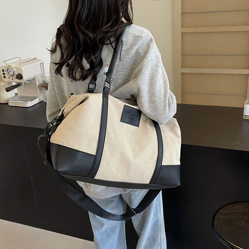 2025 New hand-held travel bag for men and women, lightweight short-distance business trip luggage bag, large-capacity sports, yoga and fitness bag Application Scenario