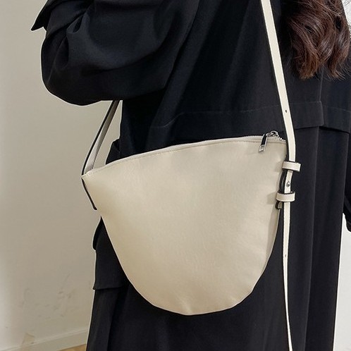 Single-shoulder bag, solid color, single casual small bag, student shoulder bag, Korean style, simple underarm bucket bag, dumpling bag full figure