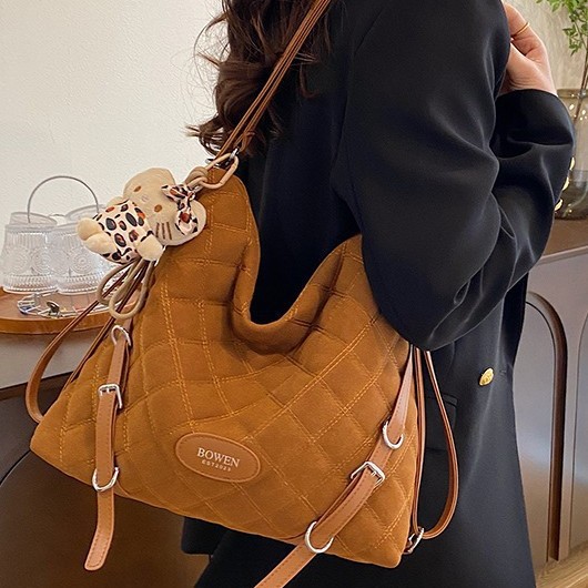 New large-capacity single-shoulder crossbody bag, Korean version autumn and winter versatile and niche tote bag, multi-functional diamond-shaped backpack full figure
