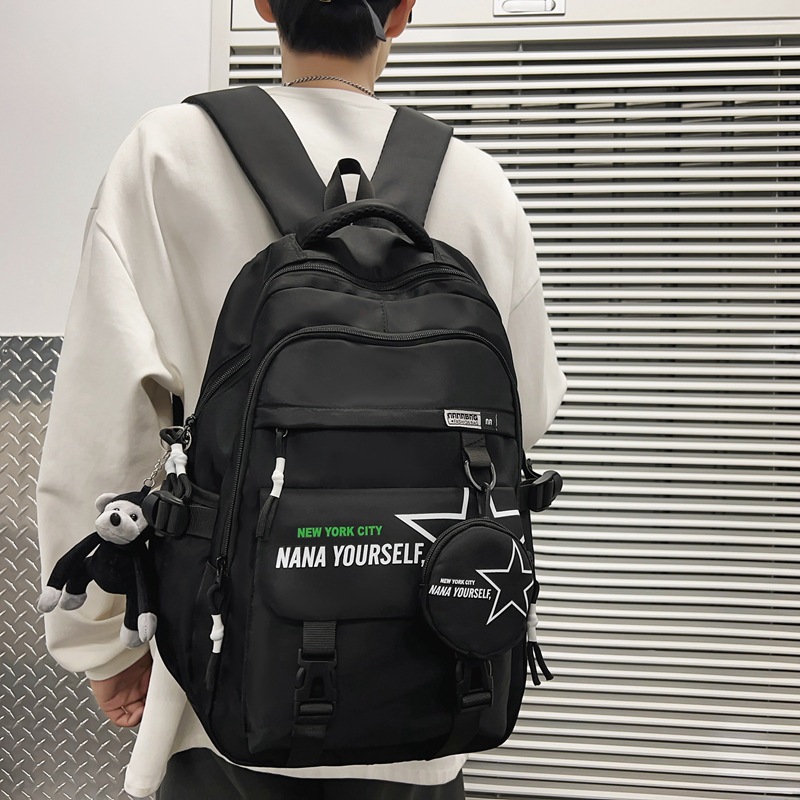Laid-back and simple male college student, junior high school student, middle school girl, large-capacity high school backpack, Korean-style student backpack Application Scenario