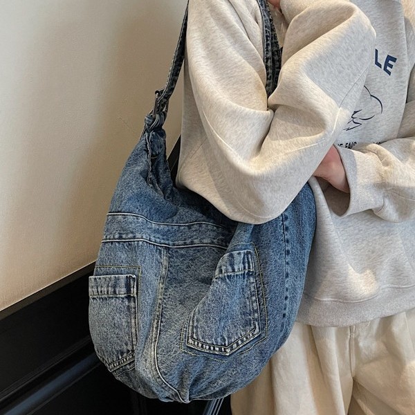 Denim large-capacity versatile ins single-shoulder underarm bag, 2025 new Korean-style casual bag, tote bag, trendy women's bag details Picture