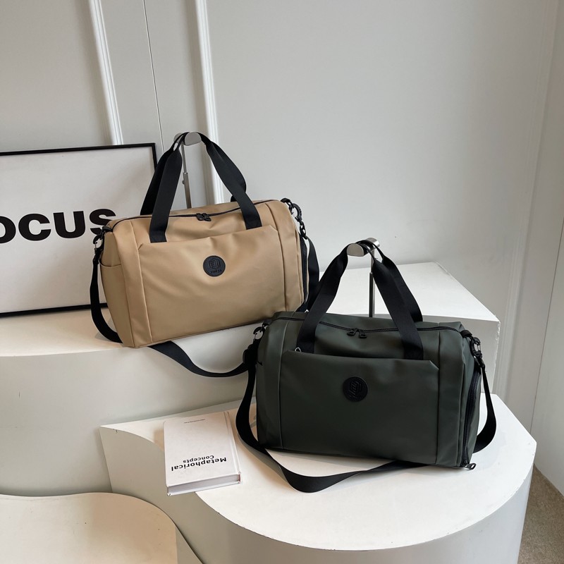 Short-distance large-capacity fashionable travel bags, single-shoulder crossbody lightweight yoga and fitness bags, outdoor leisure bags for pregnant women waiting to give birth Application Scenario