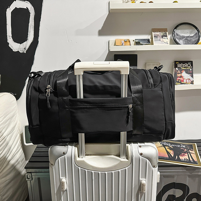 Fitness bags, dry and wet separation training exercise bags, hand luggage bags, short travel bags, large-capacity swimming and leisure bags Application Scenario
