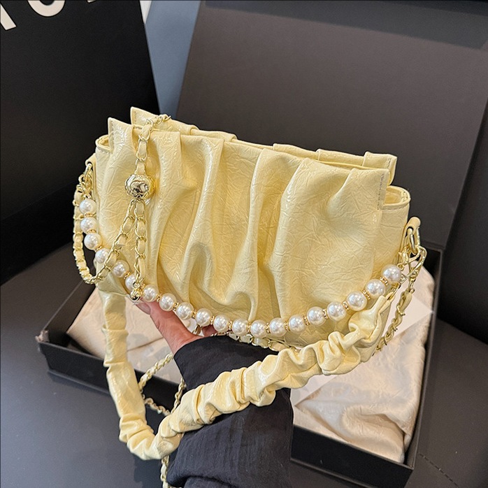 Pearl chain underarm bag, Korean style fashionable pleated single-shoulder bag, 2025 summer new style simple and high-end crossbody bag full figure
