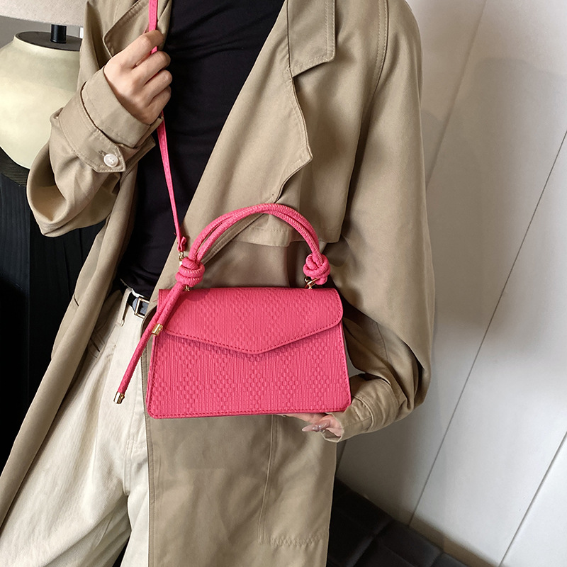 Simple and small square bag for women, new autumn 2024 fashion solid color single-shoulder bag, casual handbag, retro crossbody bag Specification drawing