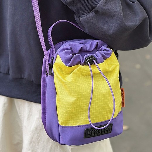 Cross-border color-blocking water cup bag, large-capacity multi-layer lightweight travel water cup bag, single-shoulder crossbody bag, bucket bag, clutch bag full figure