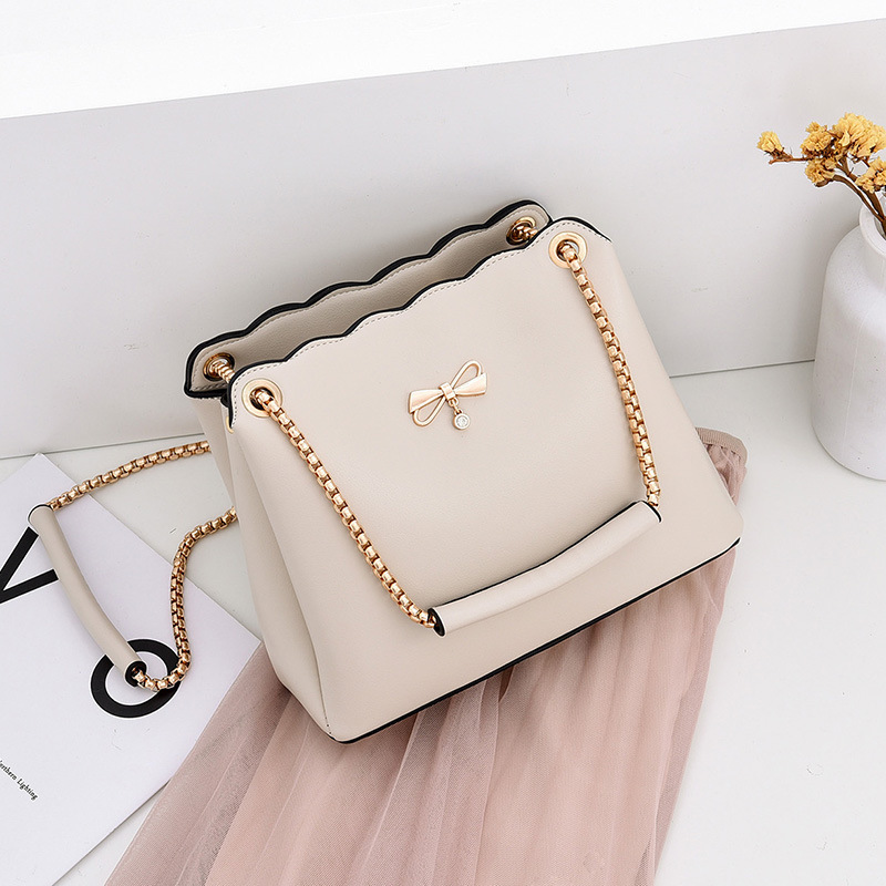 Cross-border women's bag 2021 New large-capacity single-shoulder bag, fashionable, trendy, simple and versatile crossbody bag, PU women's bag full figure