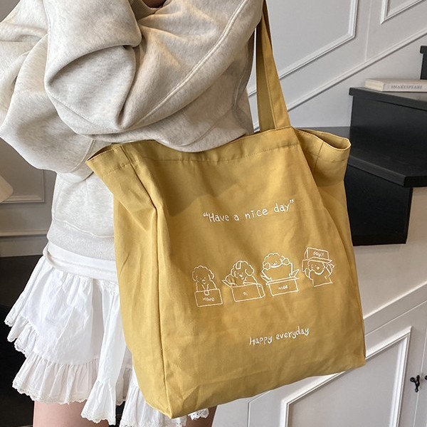 New casual canvas bag, large capacity, cute student embroidered outdoor handbag, lightweight and trendy single-shoulder bag full figure