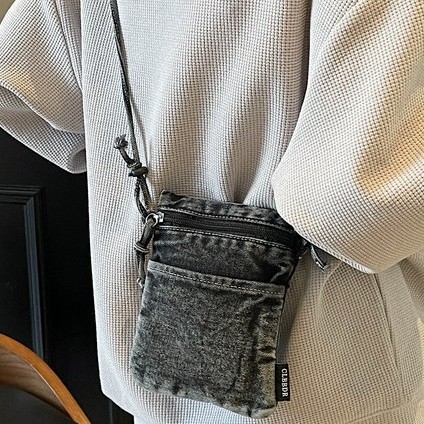 2025 New women's single-shoulder bag, mini denim small backpack, ins mobile phone case, trendy Hong Kong-style crossbody bag for women details Picture