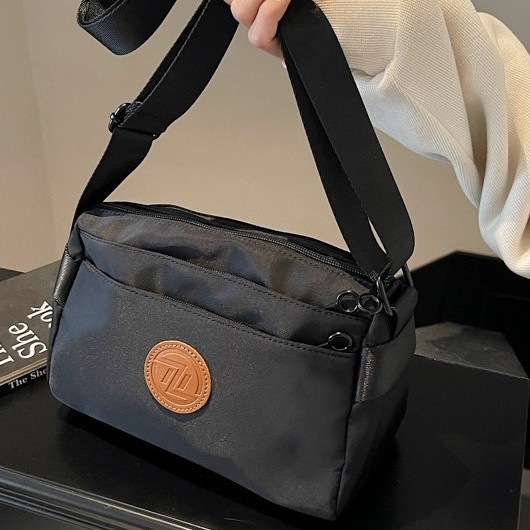 Nylon fabric bag, women's large-capacity multi-functional single-shoulder bag, multi-layer fashionable new, niche casual and fashionable crossbody bag Application Scenario