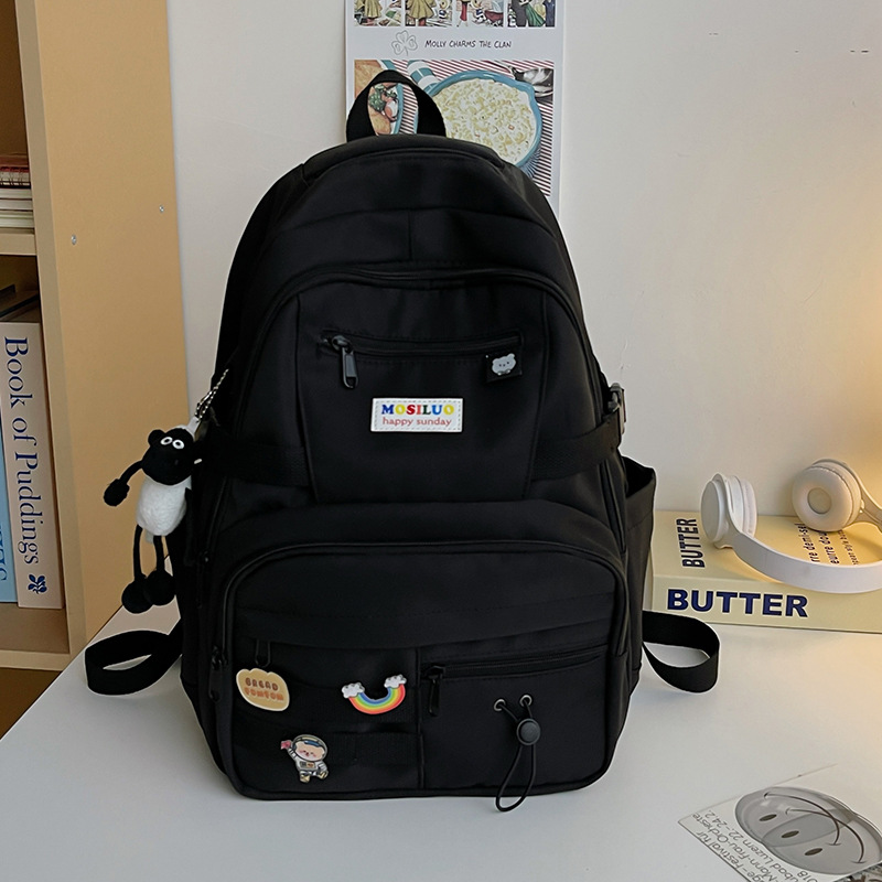 The schoolbag is in an InS-style Korean style with contrasting colors. It's a large-capacity backpack for junior high school students, simple and trendy. It's a relaxing backpack that reduces the burden on students Application Scenario