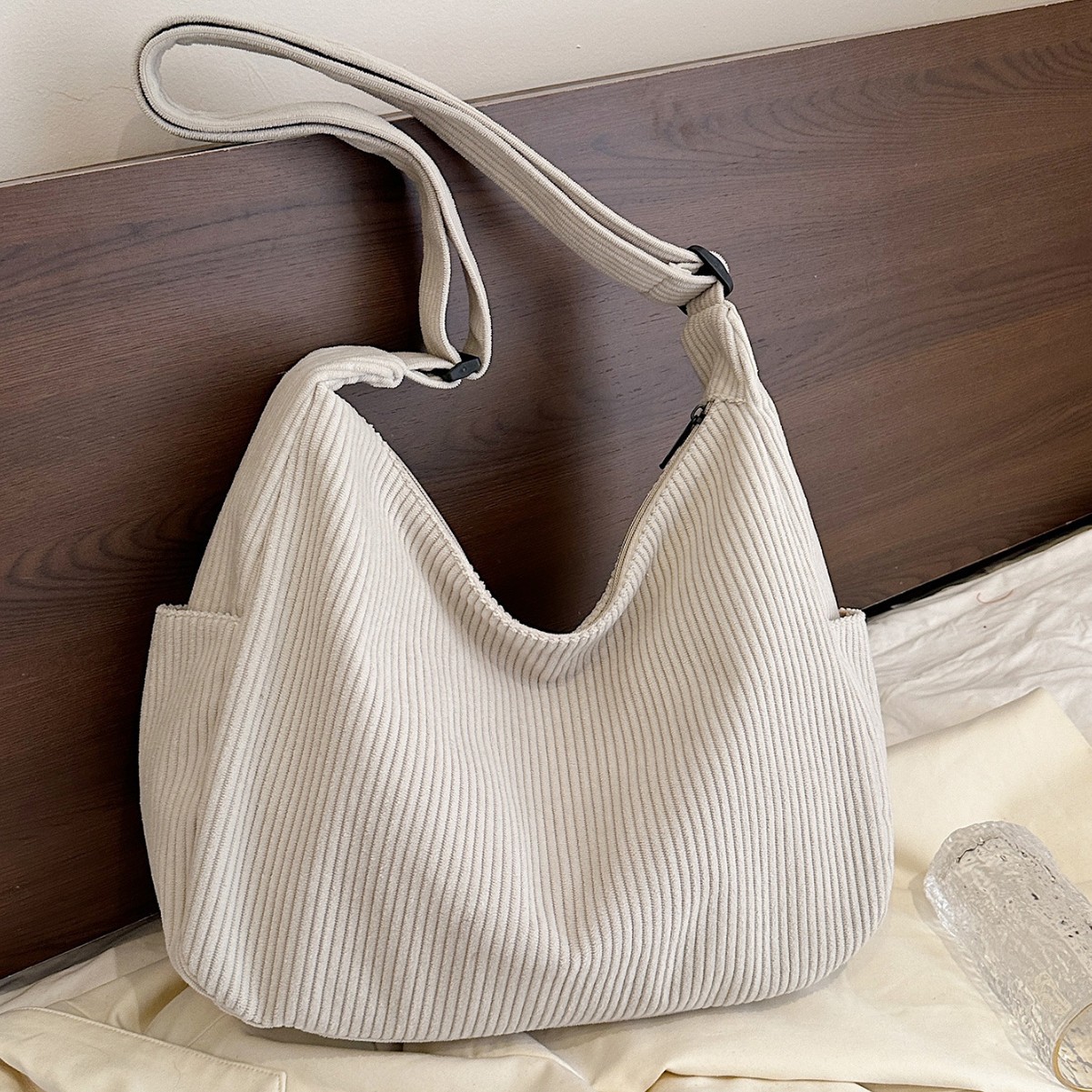 New autumn and winter style, fresh and large-capacity shopping bag, handbag, laid-back style, single-shoulder Korean-style artistic and casual tote bag details Picture
