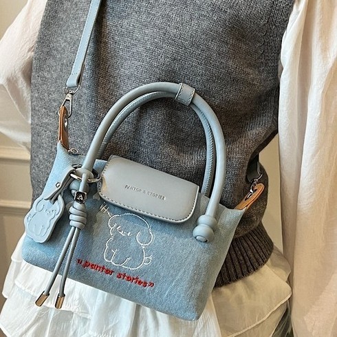 Korean niche design single-shoulder handbag for women, 2025 new style denim high-end crossbody bag, dumpling bag details Picture