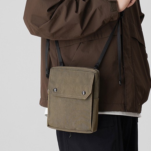 Fashionable cross-border casual solid color single-shoulder bag 2025 new style, niche and versatile, simple phone bag, high-end crossbody bag details Picture