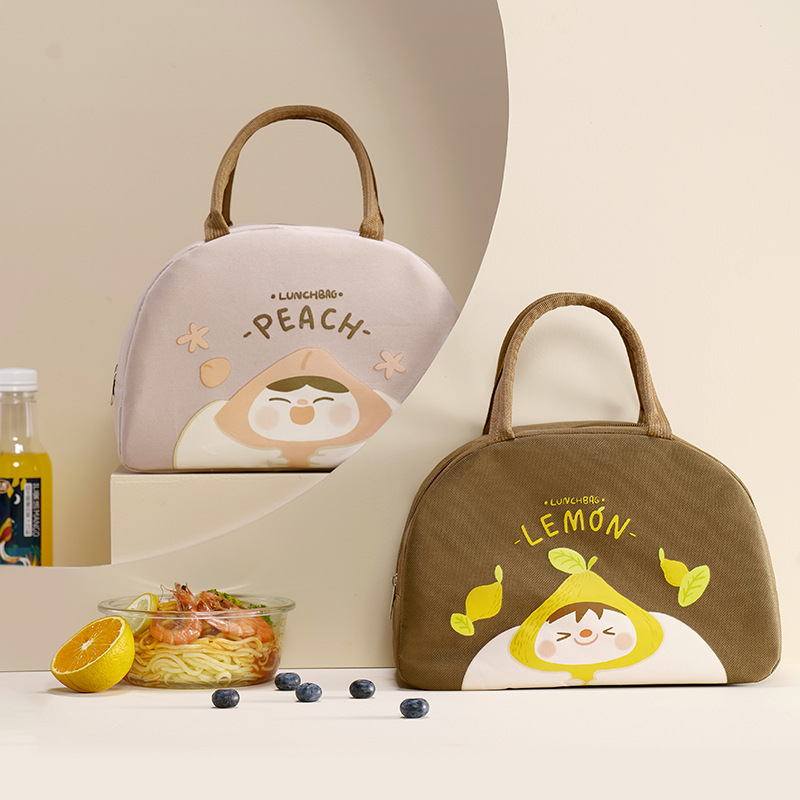 Cute cartoon bento bag, portable lunch bag, large-capacity insulated bag, ice bag, picnic bag, waterproof bag with rice Application Scenario