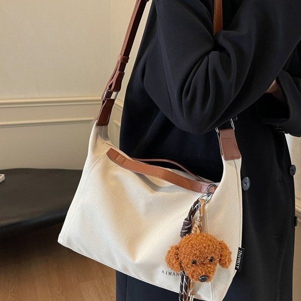 New autumn and winter large-capacity versatile crossbody bag, niche casual large-capacity commuting bag, handbag multi-purpose bag Application Scenario