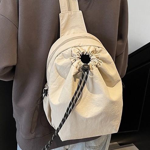 Trendy, classic and elegant crossbody bag, fashionable commuting travel shoulder bag, lightweight solid color drawstring, versatile mini backpack details Picture