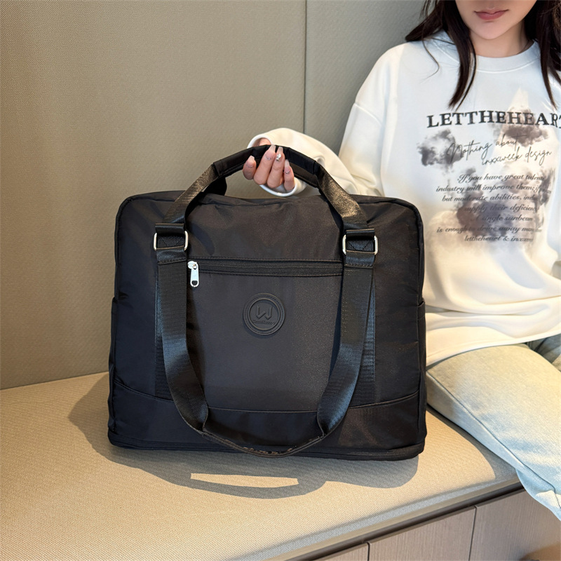 Large-capacity portable yoga and fitness bag, light hand-held travel bag for men and women going out, long and short distance luggage storage bag details Picture