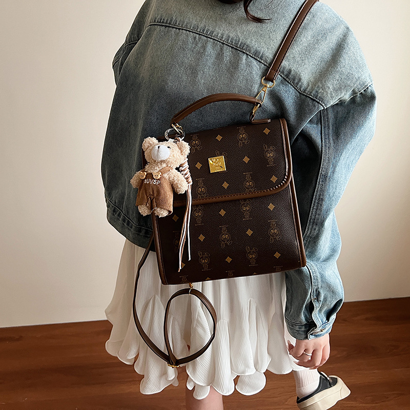 Retro and high-end trendy printed small backpack for women, 2025 new style, fashionable and versatile, large capacity, simple backpack Application Scenario