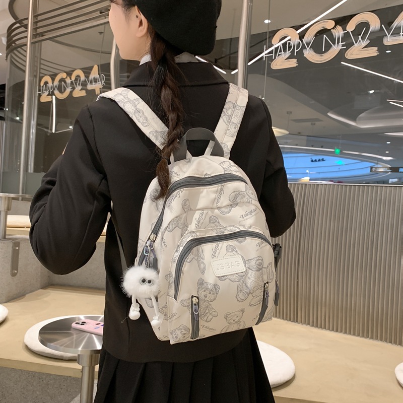 New Japanese-style casual backpacks are light, cute and small schoolbags for girls, junior high school students, senior high school students and college students Specification drawing