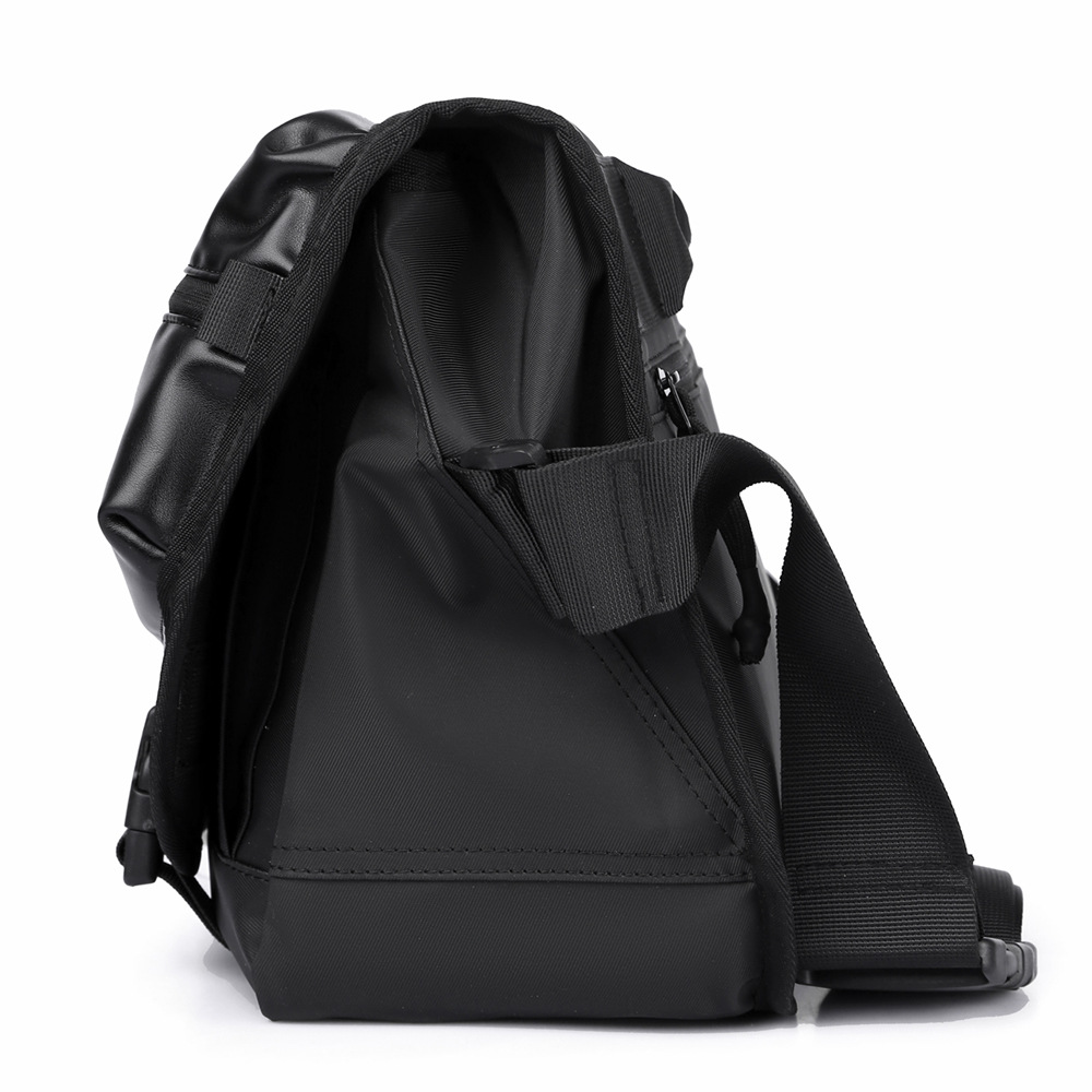 Men's crossbody bag, fashionable and cool, water-resistant, cycling functional chest bag, large-capacity casual messenger single-shoulder bag, backpack details Picture