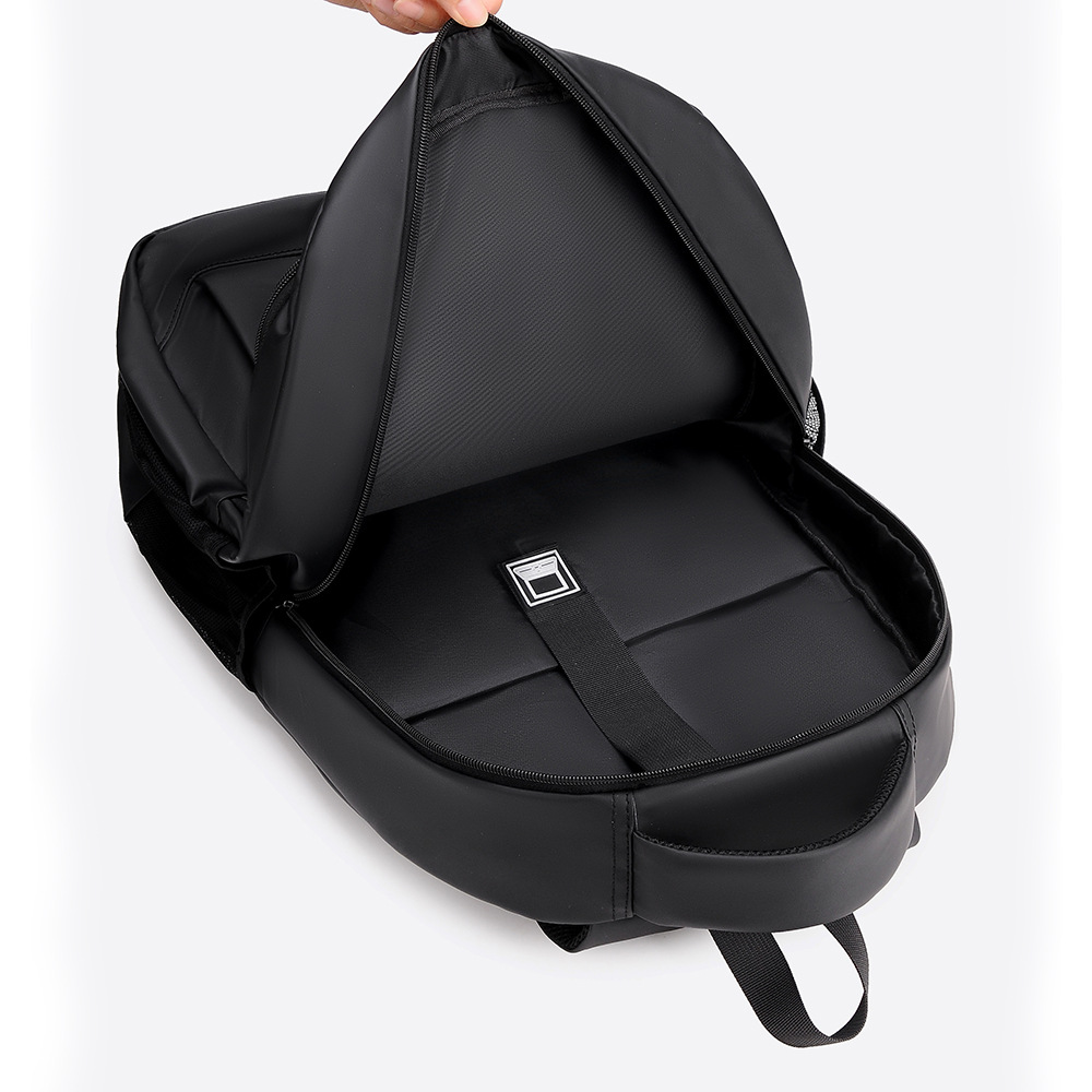 Simple commuting business backpack for men, high-end feel, large capacity, lightweight, casual travel backpack, student computer bag Application Scenario