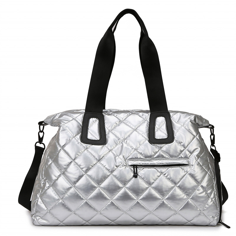 New cross-border pearlescent fabric fitness bag, large-capacity hand-held travel bag, lightweight and simple dry and wet separation yoga bag Item Picture