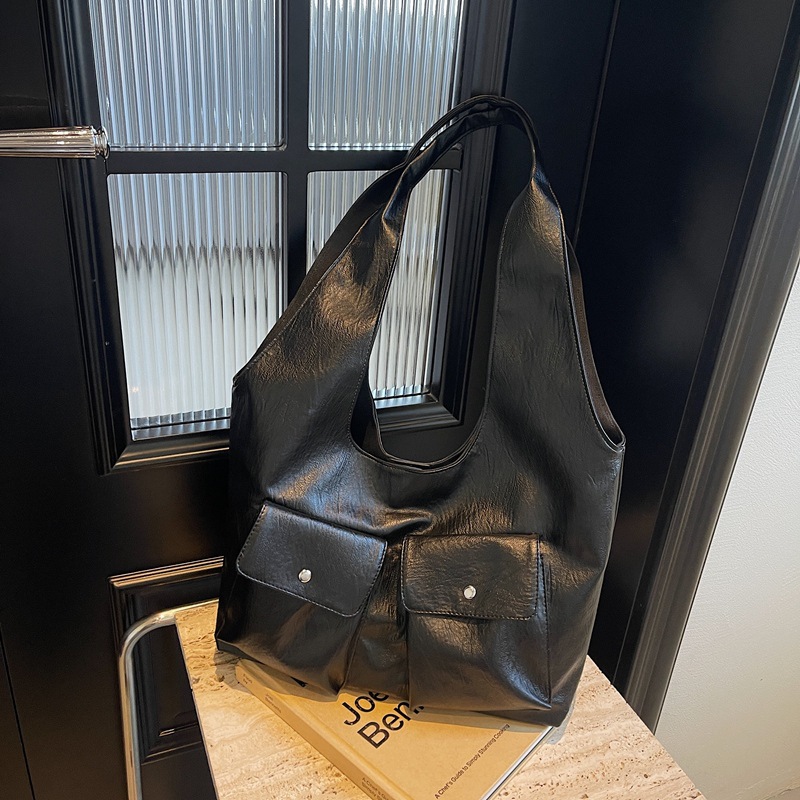 Retro large-capacity underarm bag for women, 2024 new soft leather wide shoulder strap tote bag, multi-pocket wandering style single-shoulder bag Specification drawing