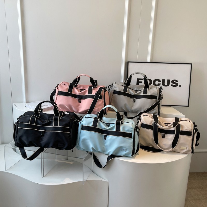 Trendy, lightweight yoga and swimming training bags, men's and women's outdoor hand-held sports and fitness bags, business trip and short travel bags Specification drawing