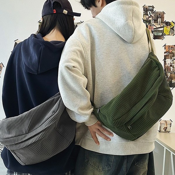 Cross-border 2024 autumn and winter new crossbody bag for both men and women, large-capacity backpack, corduroy versatile bestseller chest bag full figure