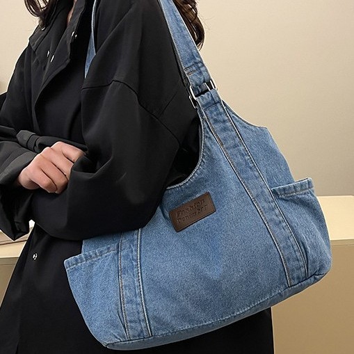 Single-shoulder bag, tote bag, artistic style, denim commuter all-season large bag, simple underarm design, niche and versatile Japanese style full figure