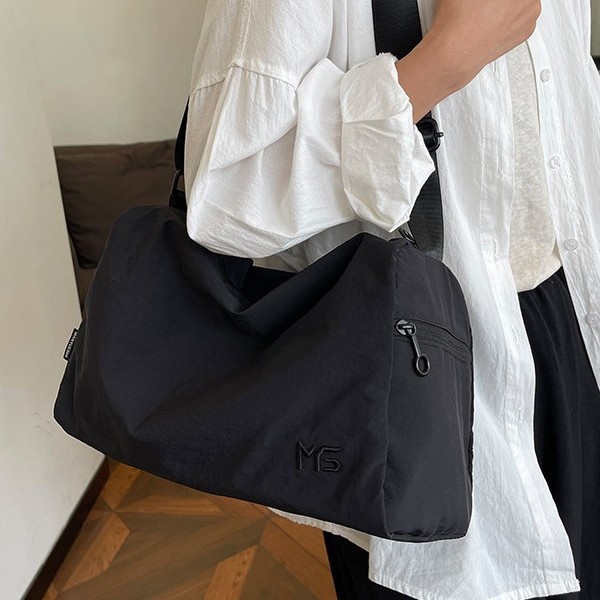 A new versatile, fashionable, casual, portable and multi-functional travel bag for both men and women in 2024 Specification drawing