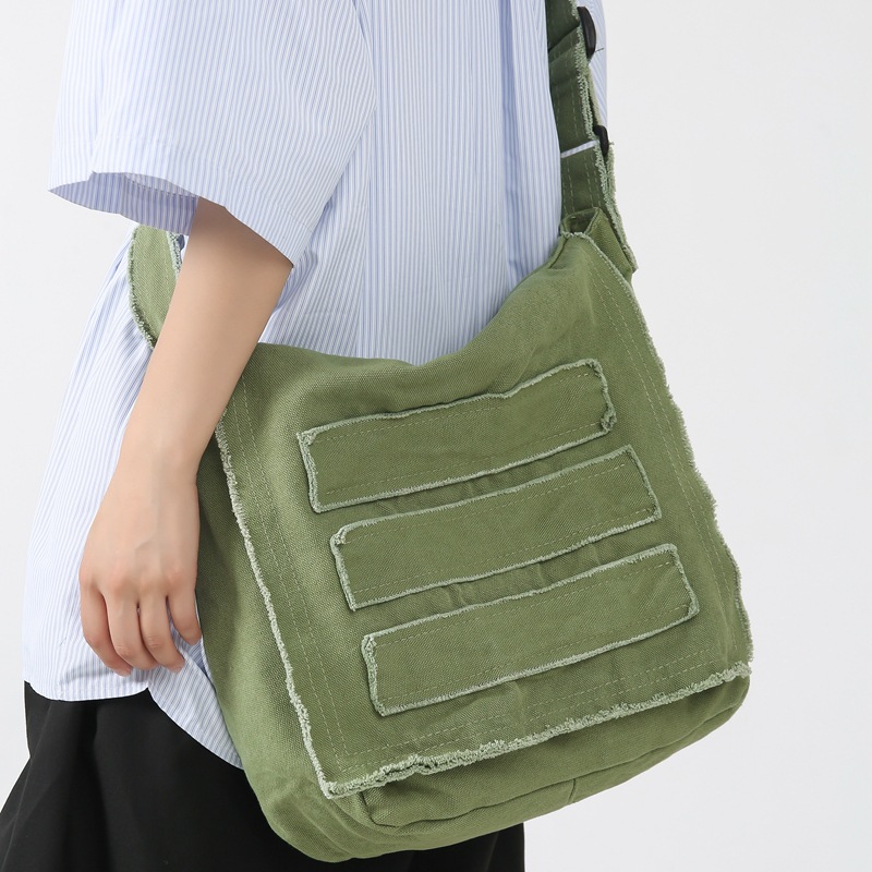Japanese-style washed canvas bag, female college student's class bag, large-capacity postman's bag, personalized fringed single-shoulder crossbody bag full figure