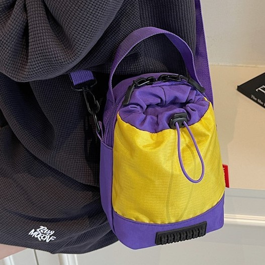 Outdoor single-shoulder crossbody handbag, travel backpack, universal multi-functional mobile phone bag, cycling travel water bottle and cup bag full figure
